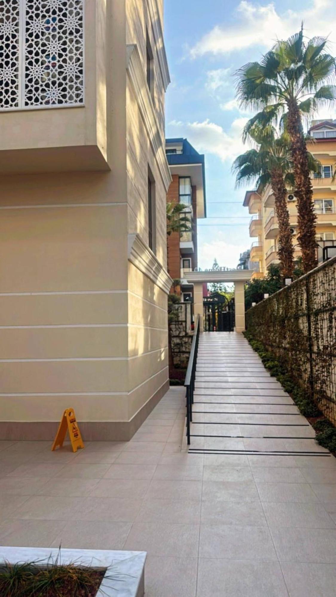 Stunning Luxury With Pool And Security