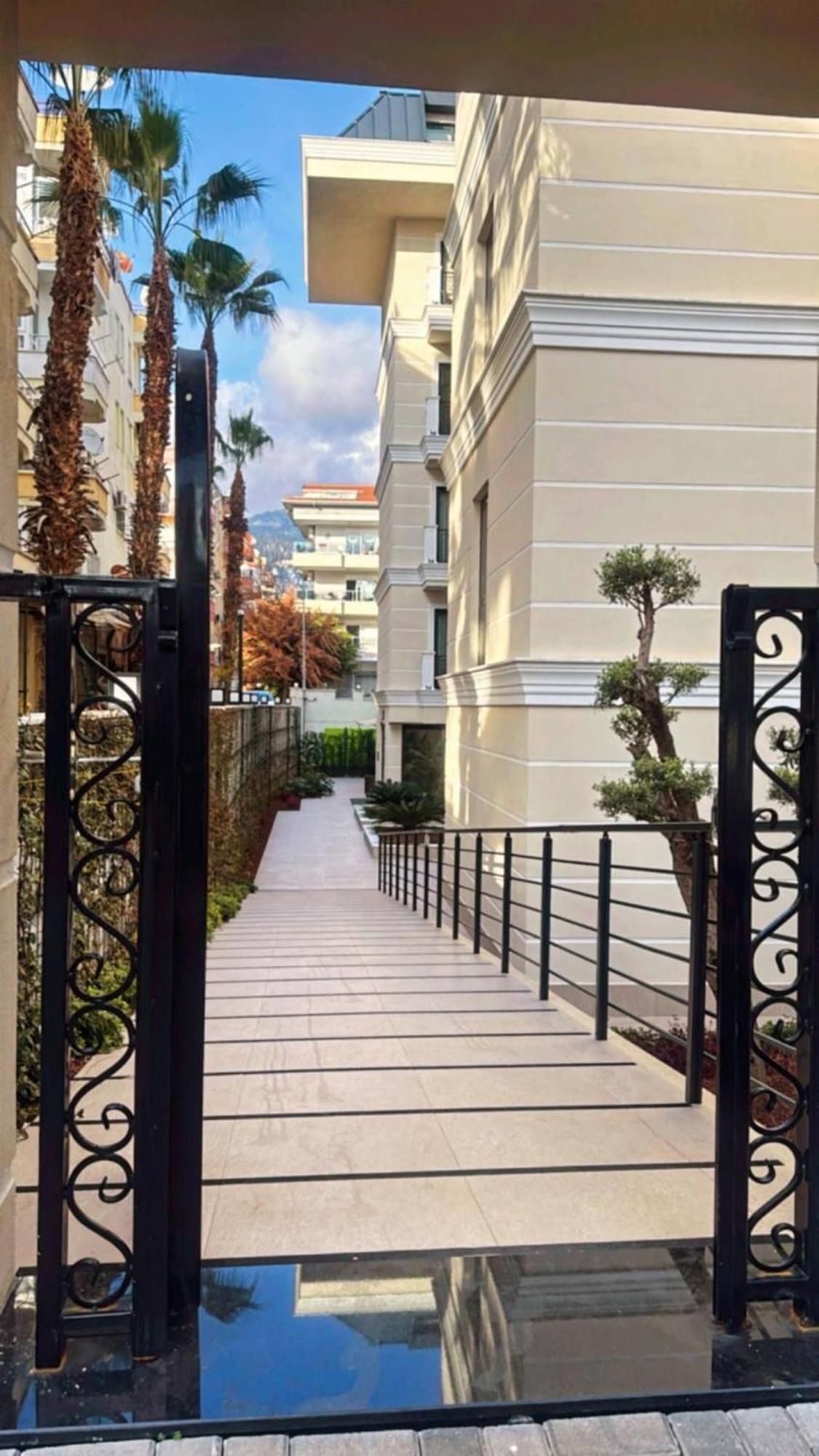 Lejlighed Stunning Luxury With Pool And Security Alanya